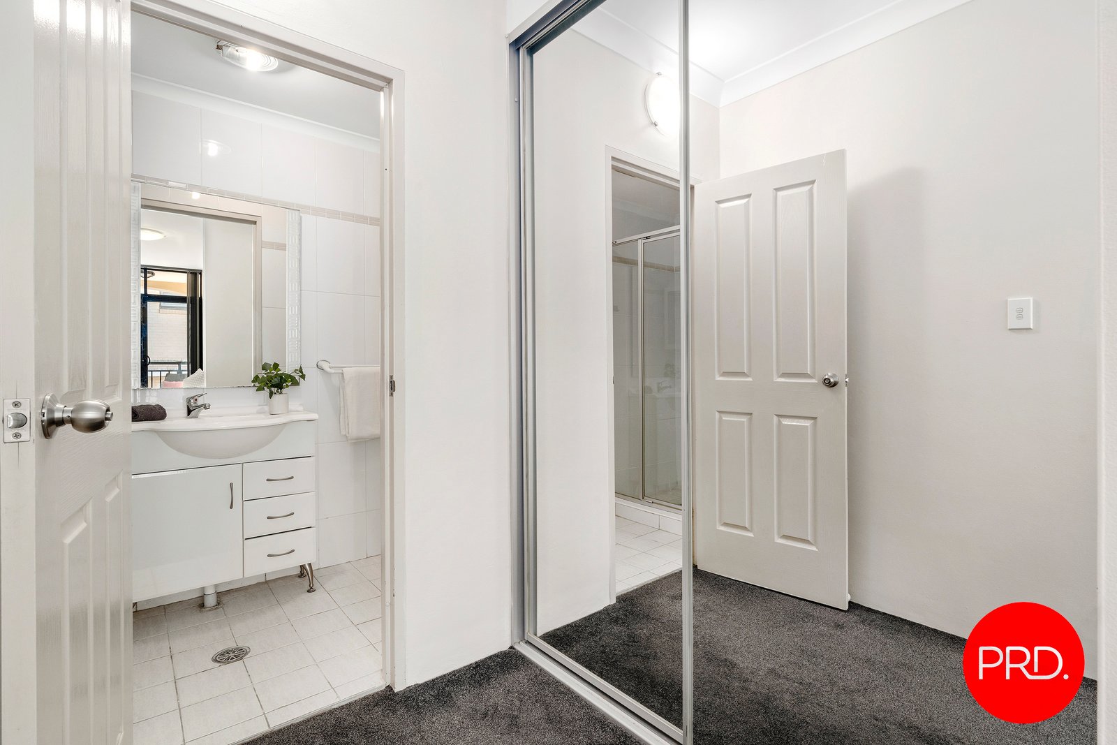 3/13 Hogben Street KOGARAH 9