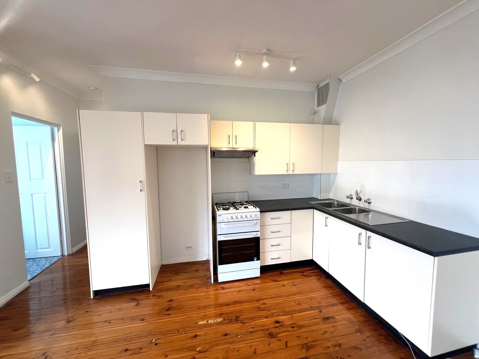 3/13 Ocean Street KOGARAH 3
