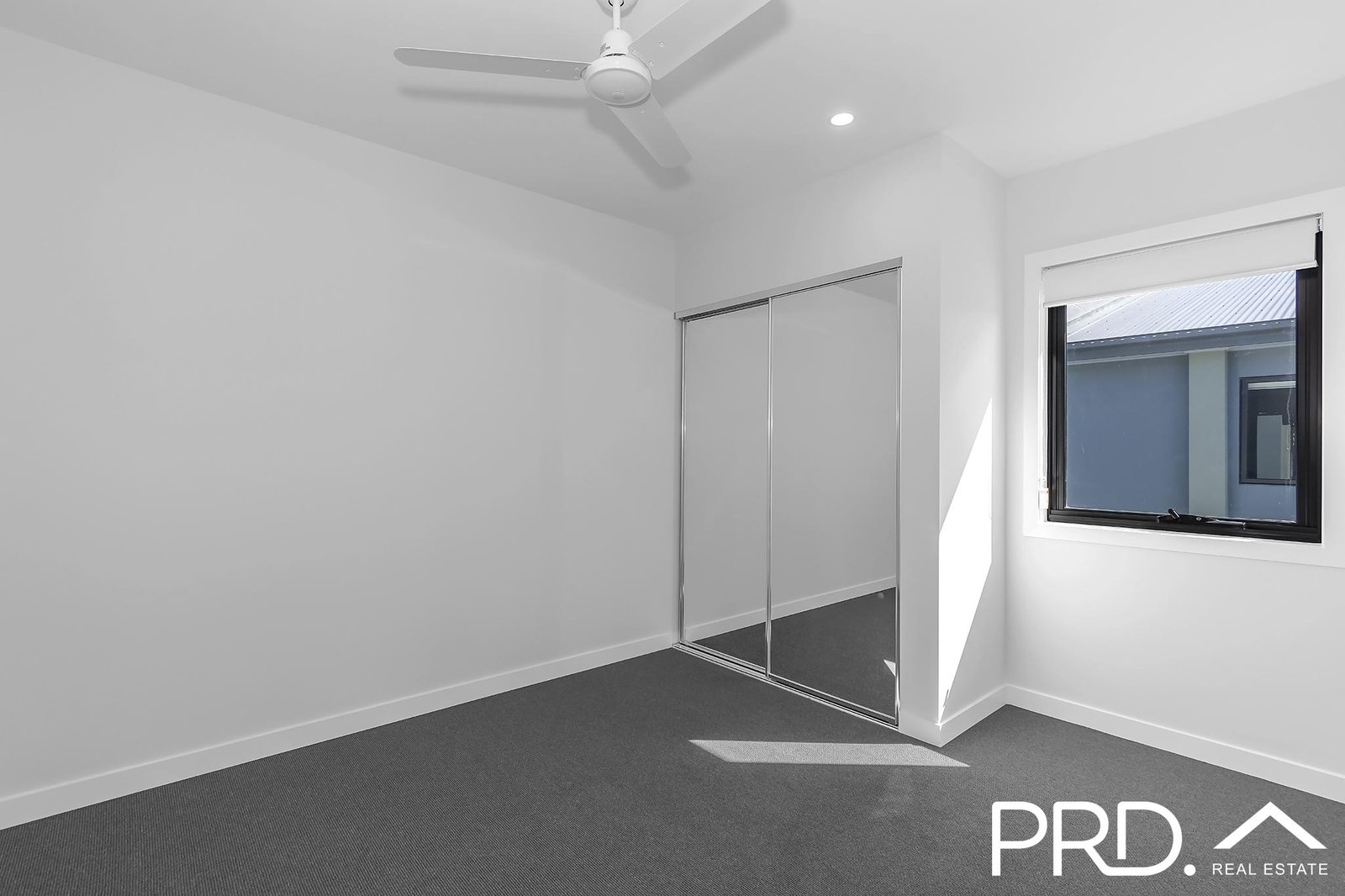 3/13 Robert Street MUDGEERABA 2
