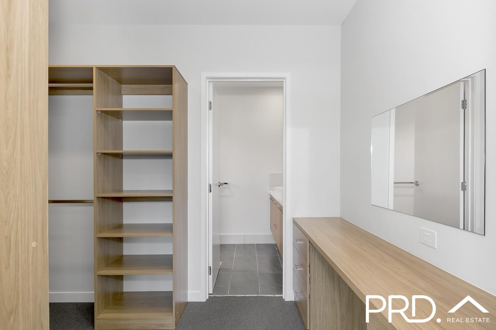 3/13 Robert Street MUDGEERABA 8