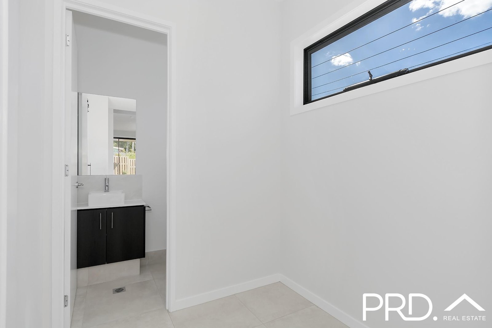 3/13 Robert Street MUDGEERABA 10