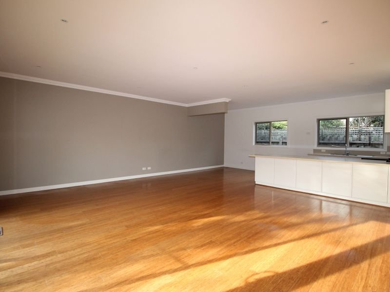 Gallery: 3/131 Balcombe Road