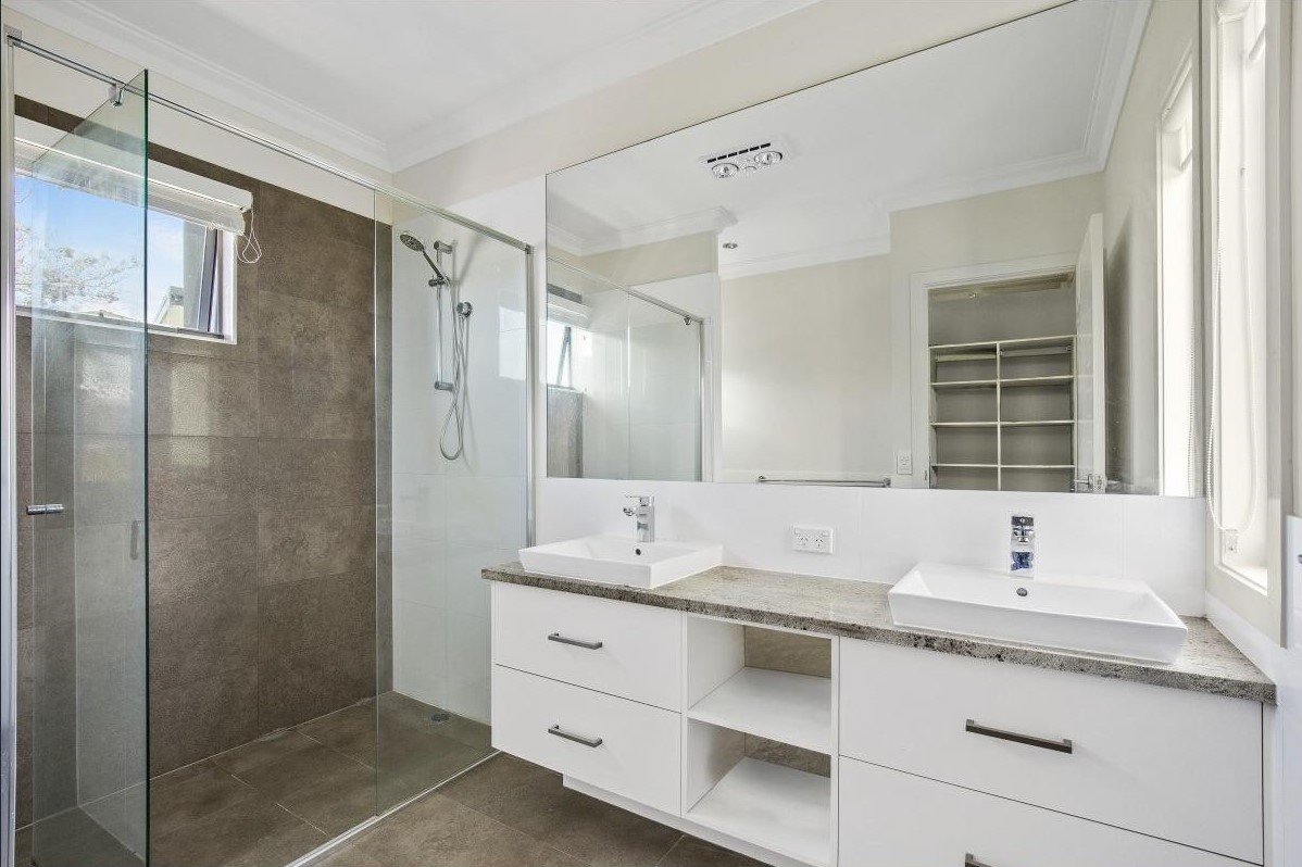 3/133 Benowa Road SOUTHPORT 7