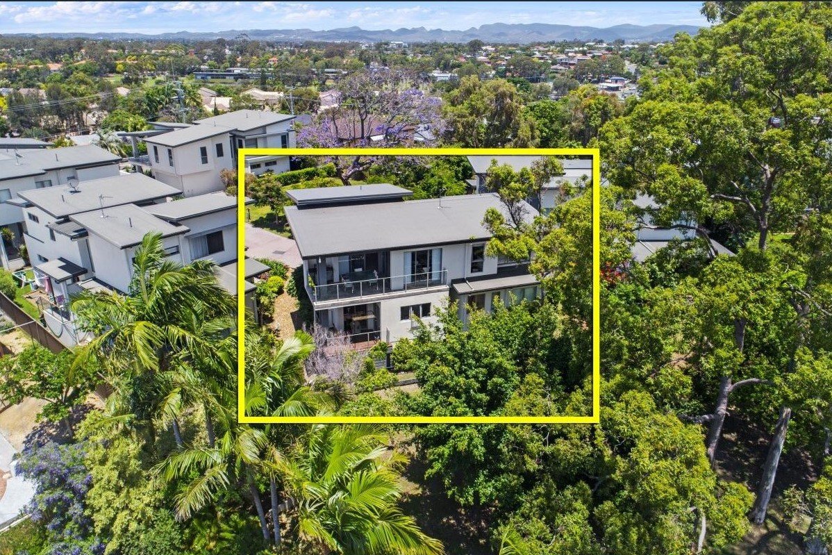 3/133 Benowa Road SOUTHPORT 11