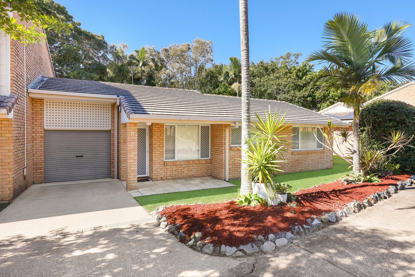 31/33 Edmund Rice Drive SOUTHPORT 1