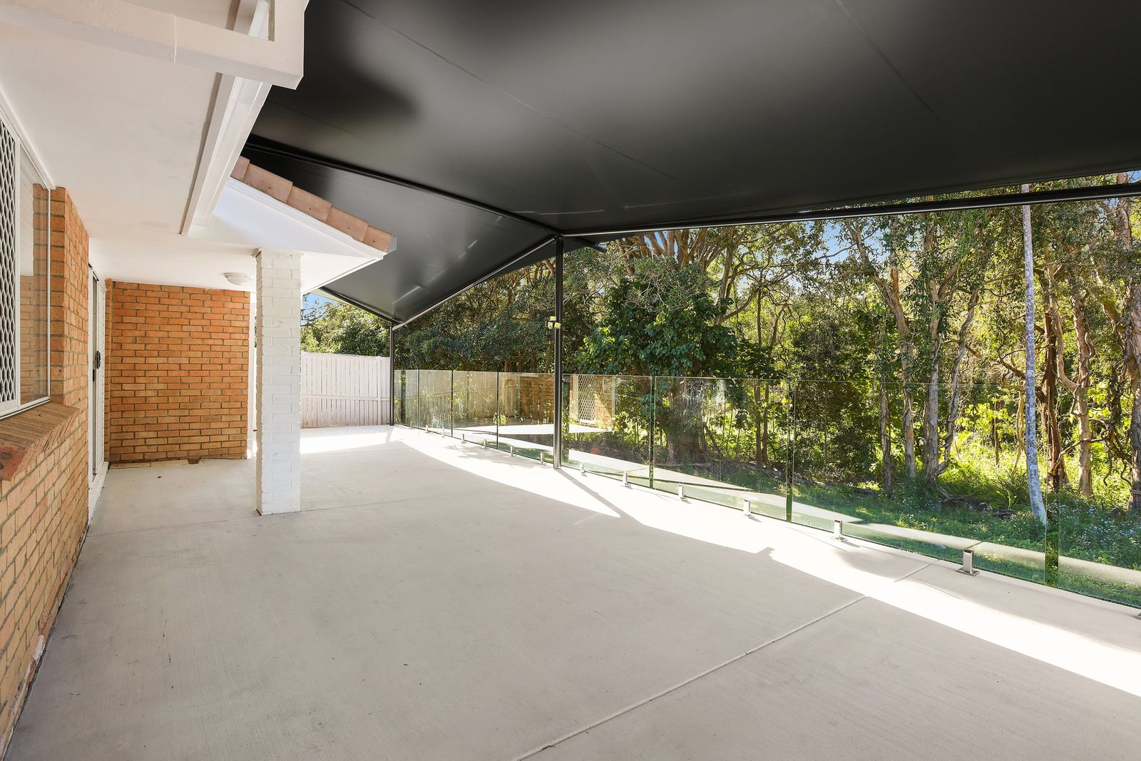 31/33 Edmund Rice Drive SOUTHPORT 2