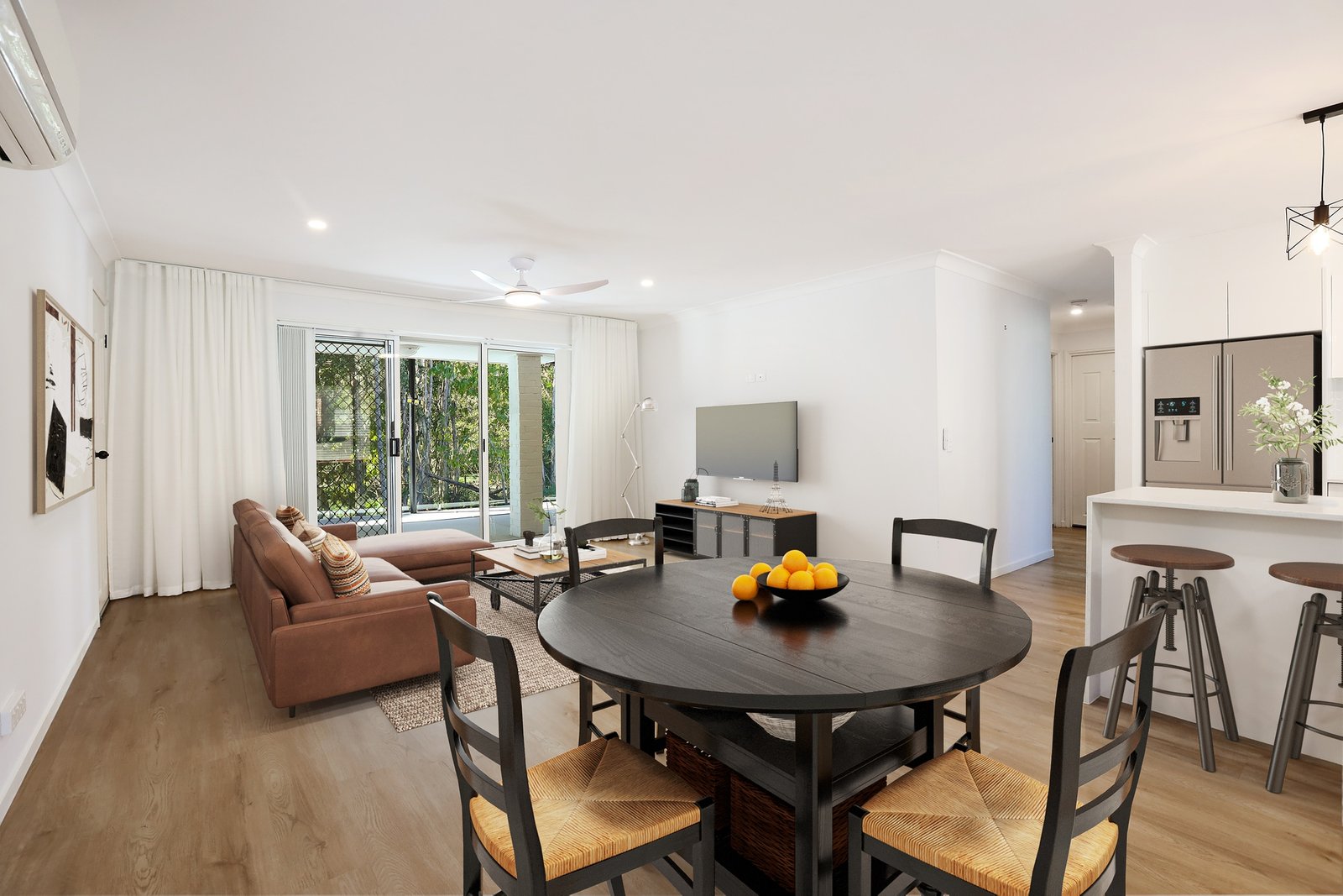 31/33 Edmund Rice Drive SOUTHPORT 3