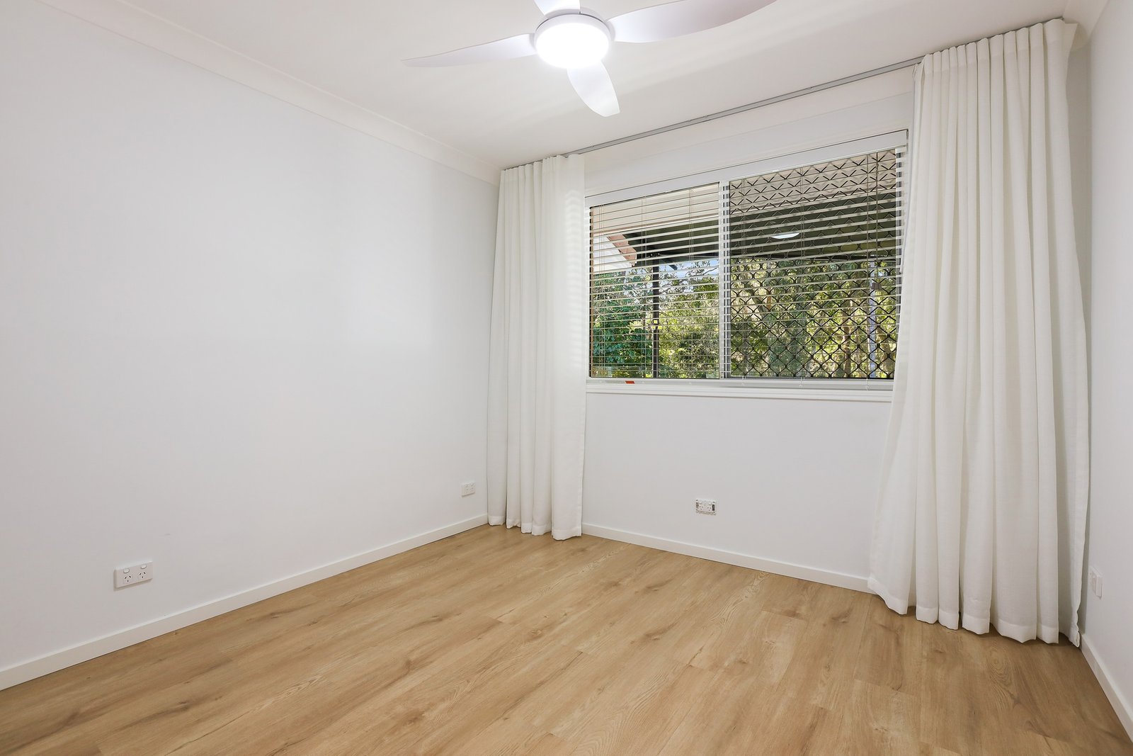 31/33 Edmund Rice Drive SOUTHPORT 8