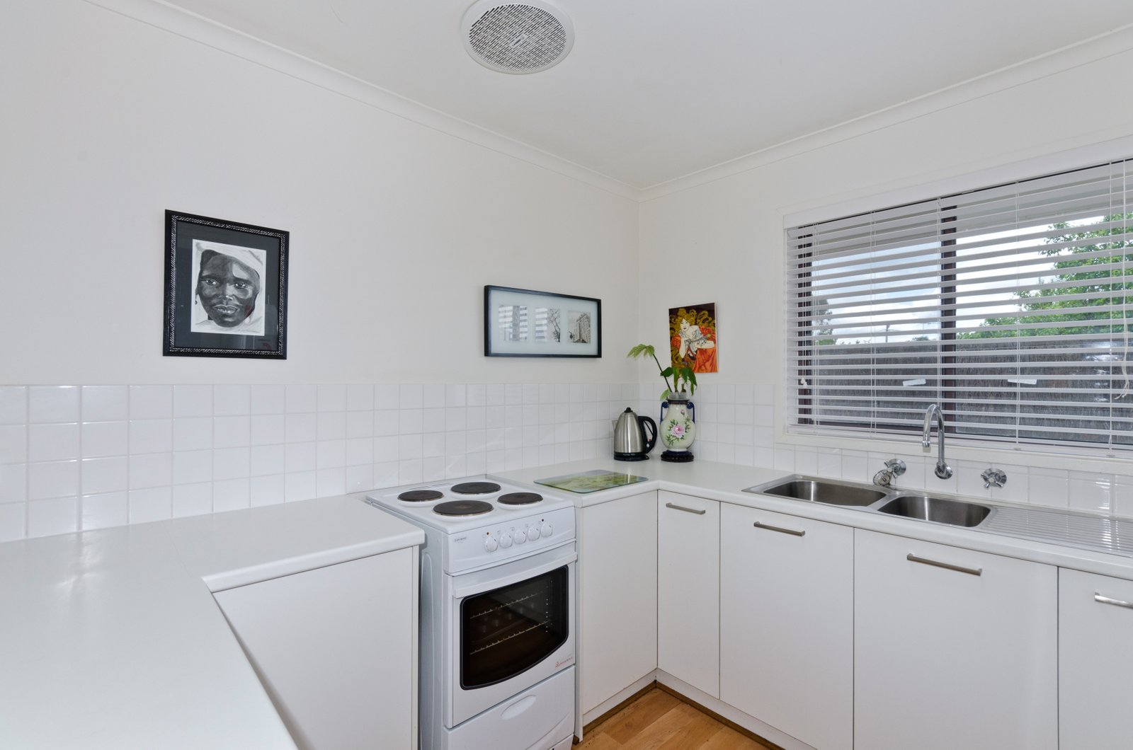 Gallery: 3/133 Helms Street