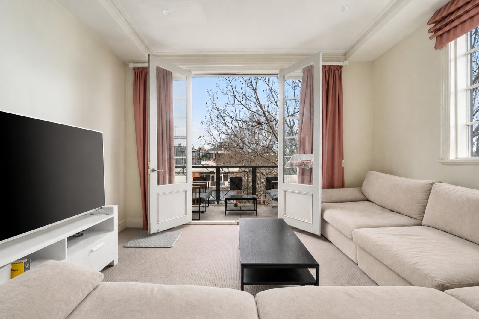 Gallery: 31/350 Toorak Road