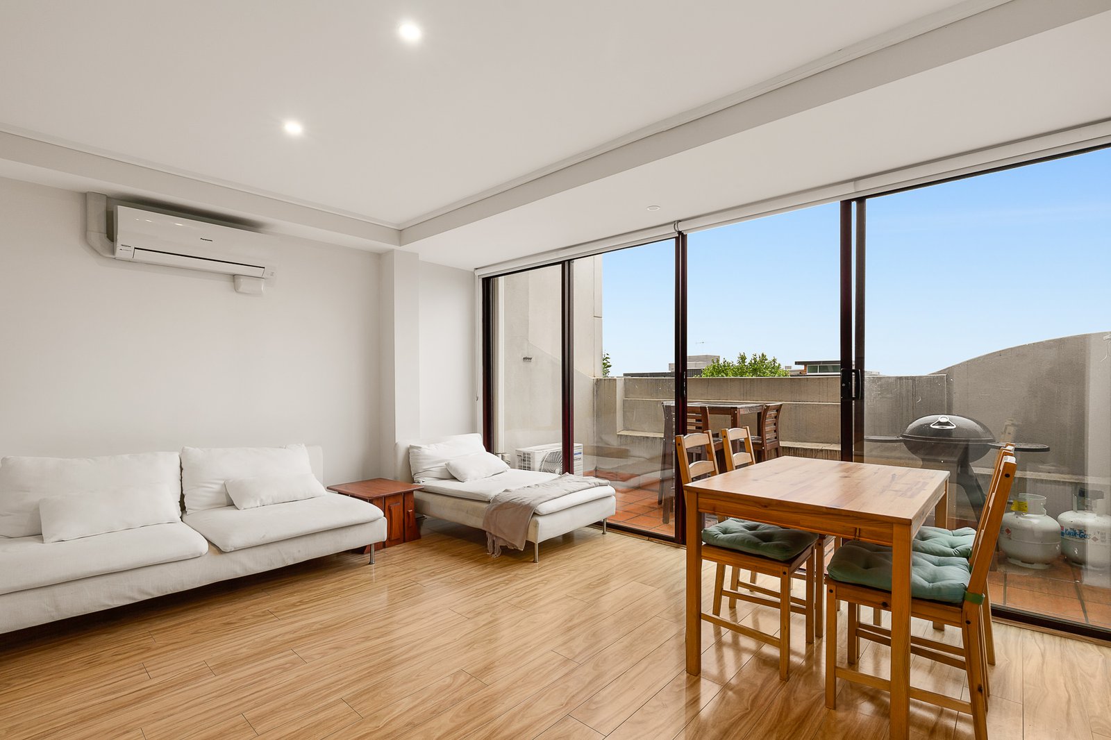 Gallery: 3/137 Fitzroy Street