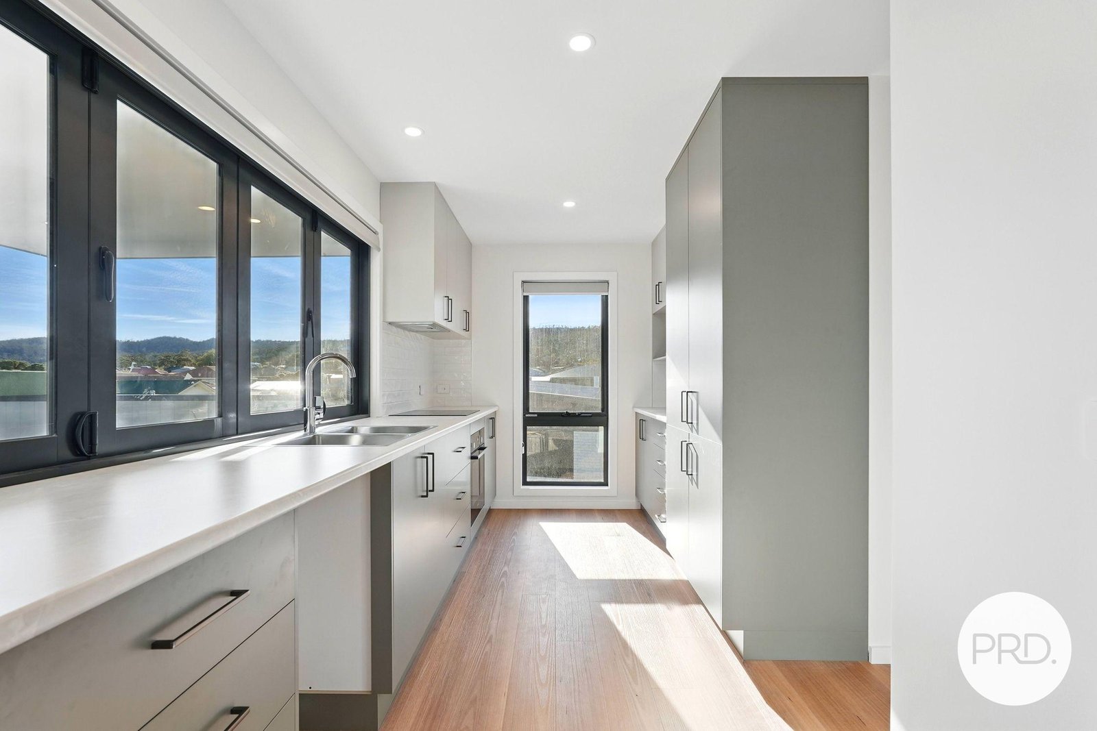 3/14 Dulcie Court OAKDOWNS 1