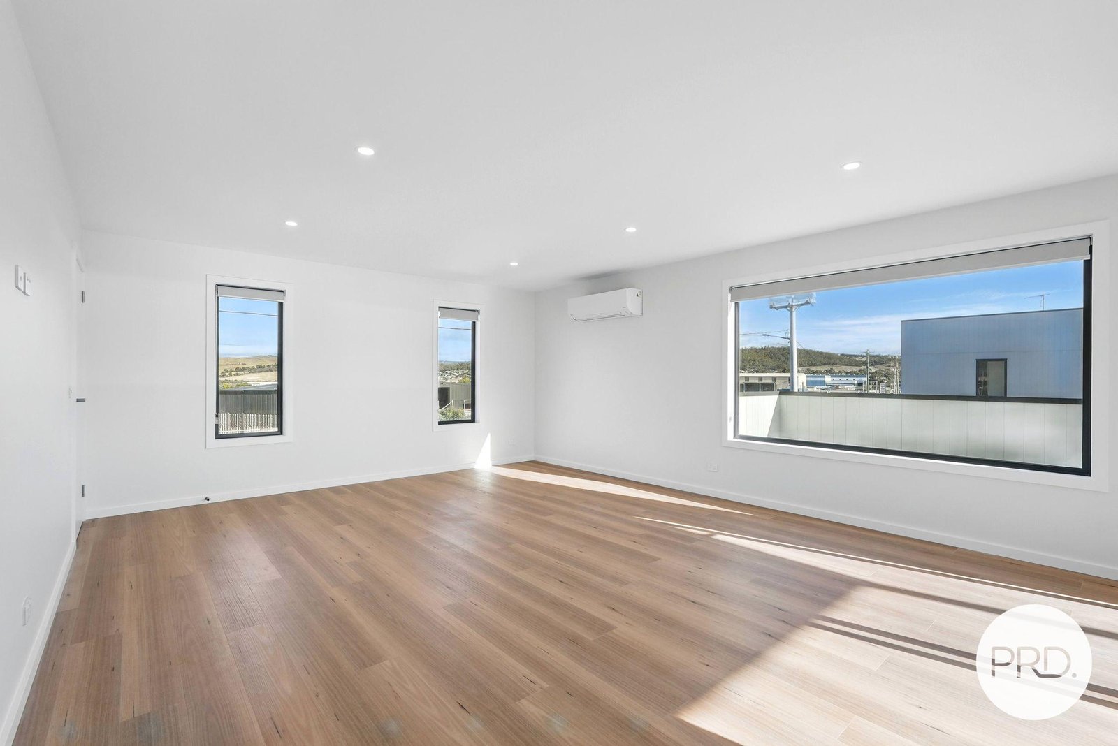 3/14 Dulcie Court OAKDOWNS 2