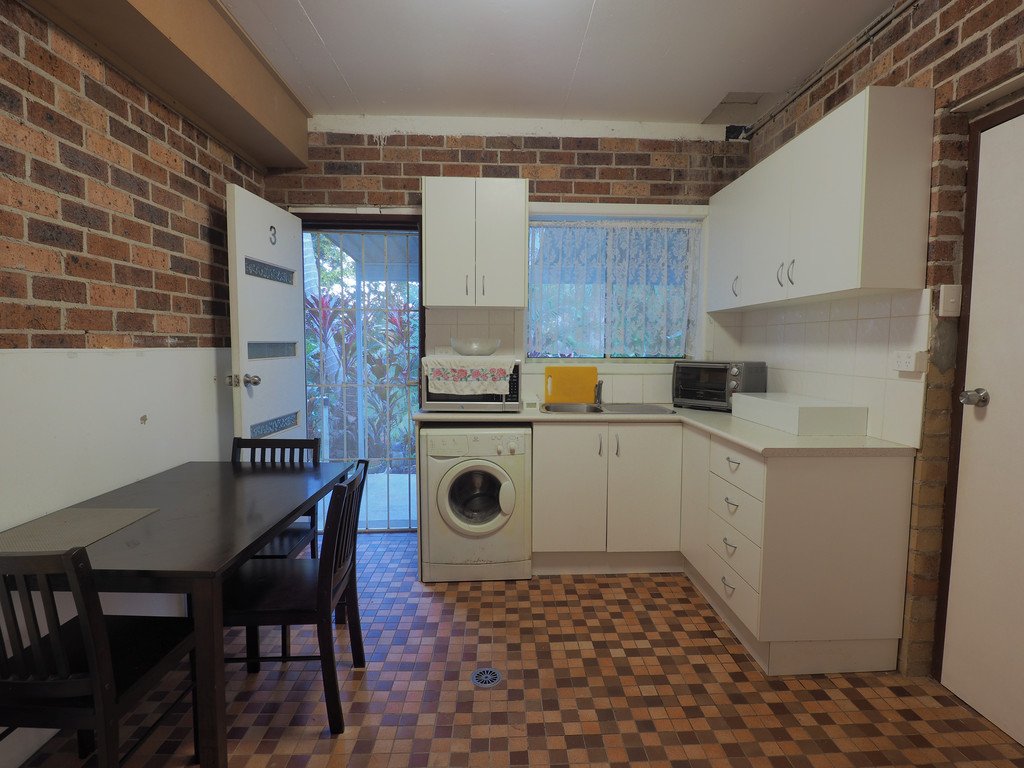 3/14 Dutton Crescent COFFS HARBOUR 2