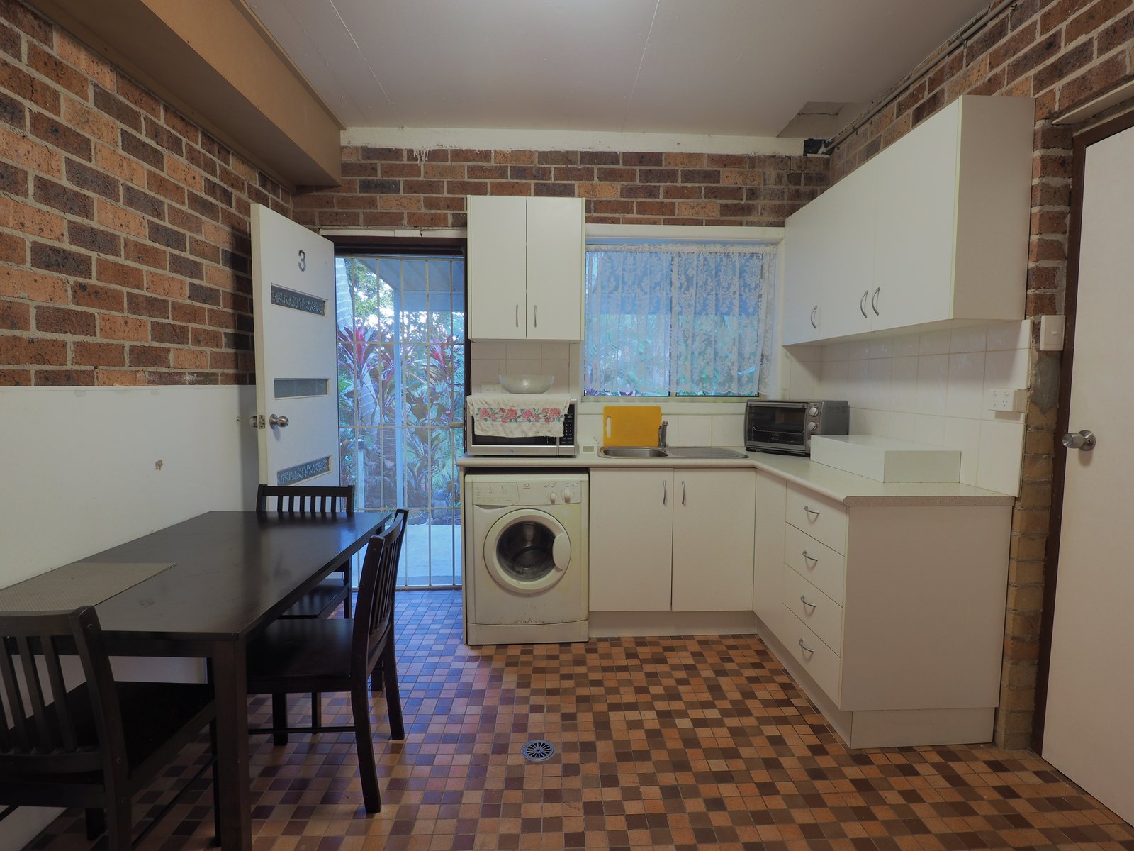 3/14 Dutton Crescent COFFS HARBOUR 2