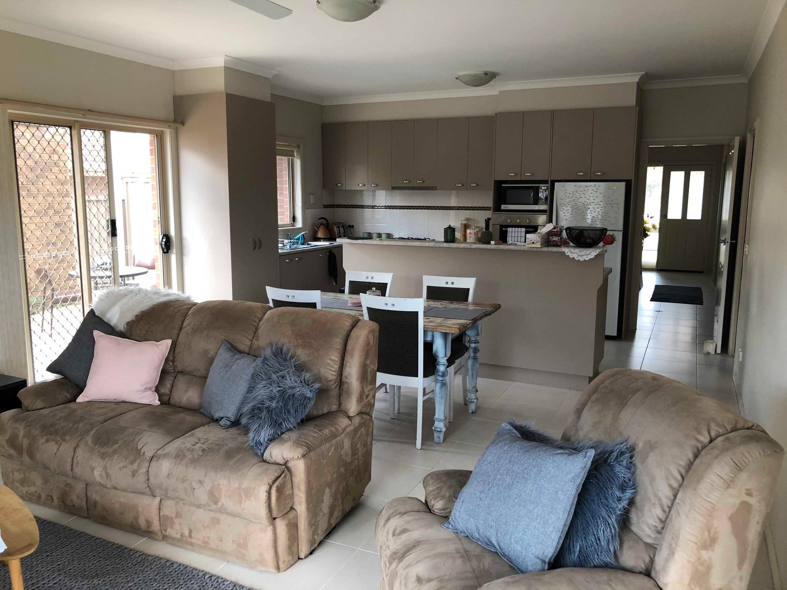 314 Kinnersley Avenue CANADIAN 9