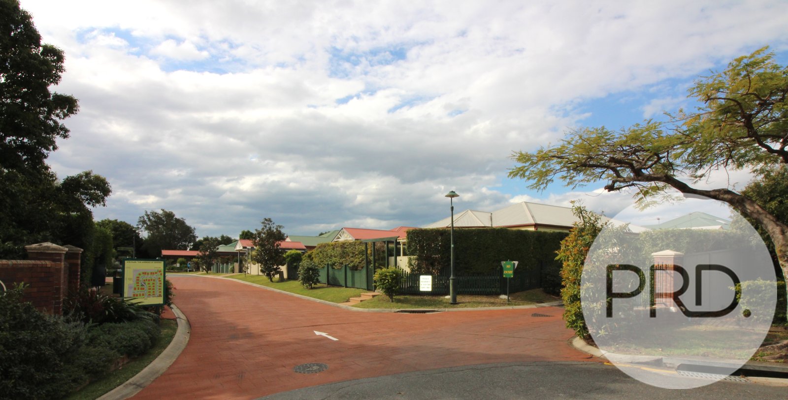 31/40 Blaikie Street  "The Avenues"  HENDRA 13