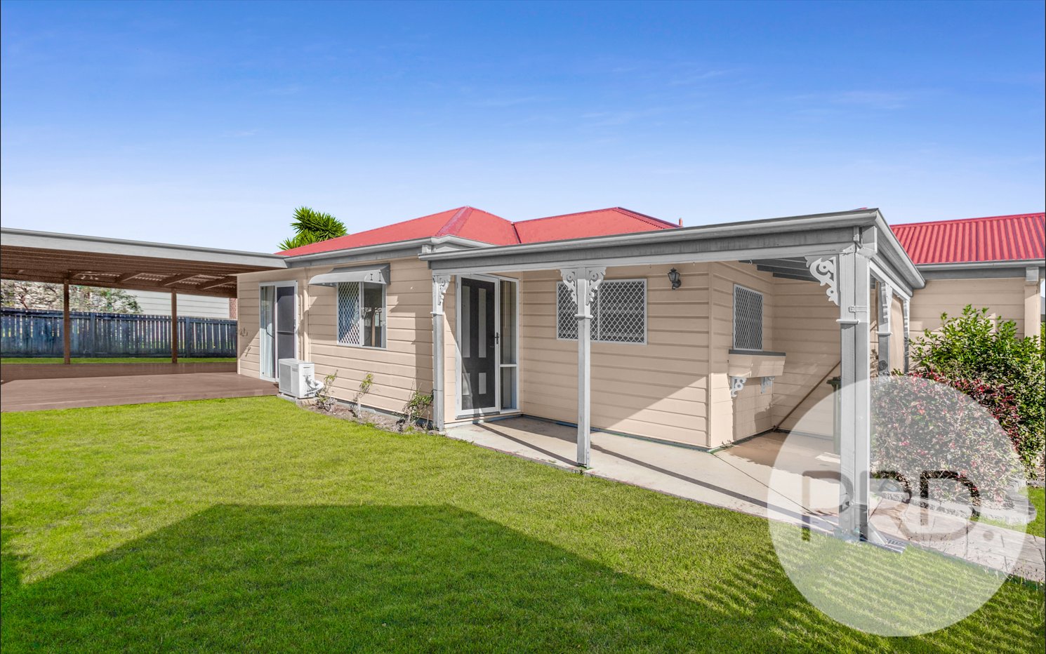 31/40 Blaikie Street  "The Avenues"  HENDRA 8