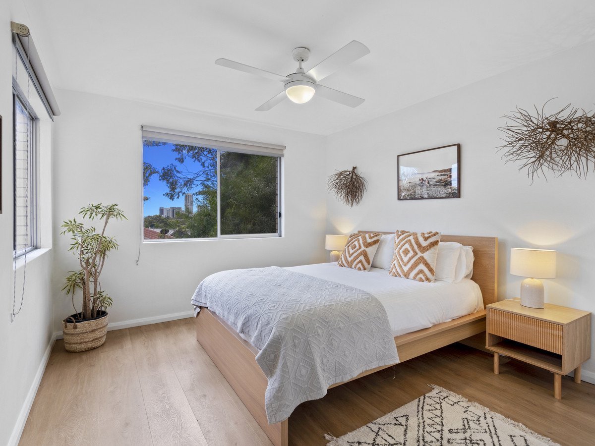 3/141 George Street West  BURLEIGH HEADS 8