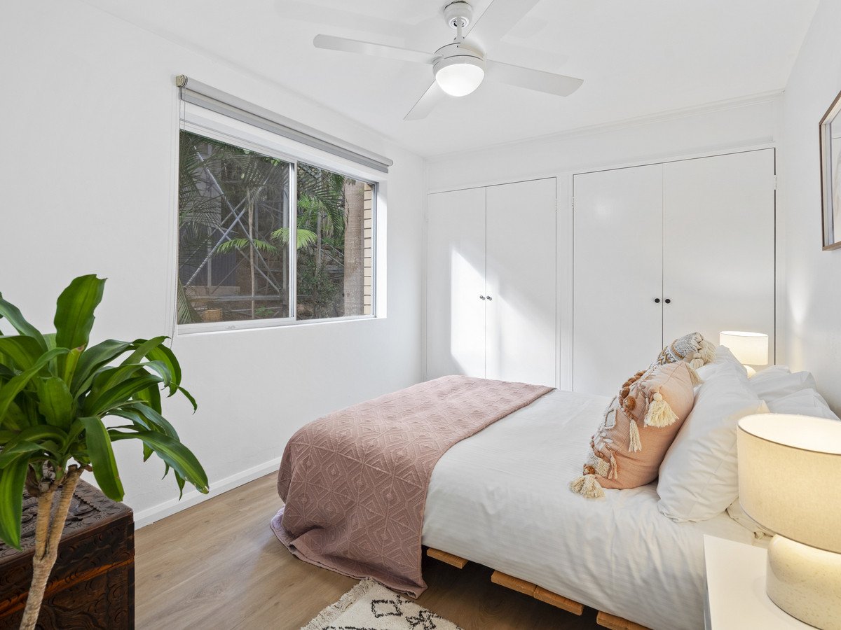 3/141 George Street West  BURLEIGH HEADS 9