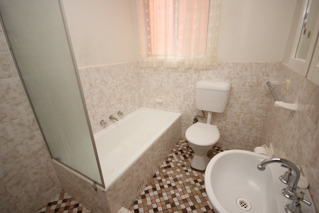 3/142 Chuter Avenue SANS SOUCI 4