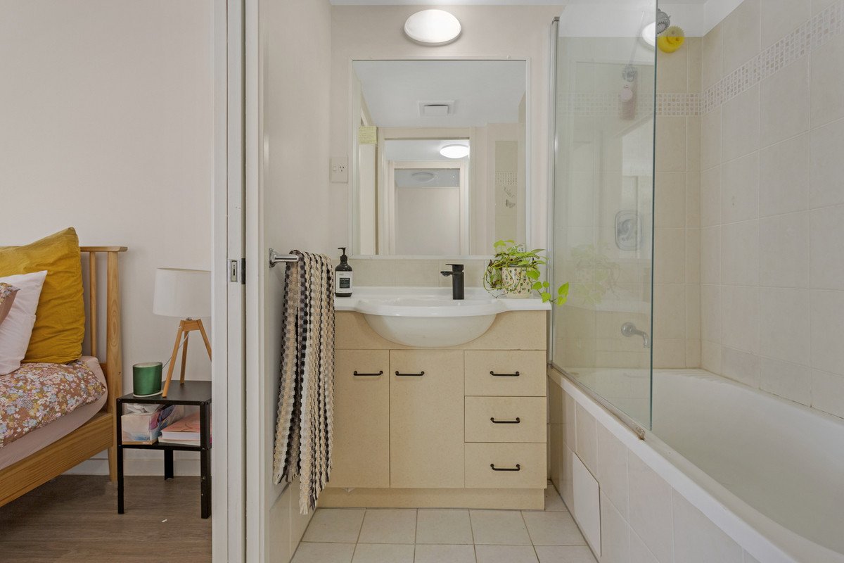 31/437 Golden Four Drive Tugun 9