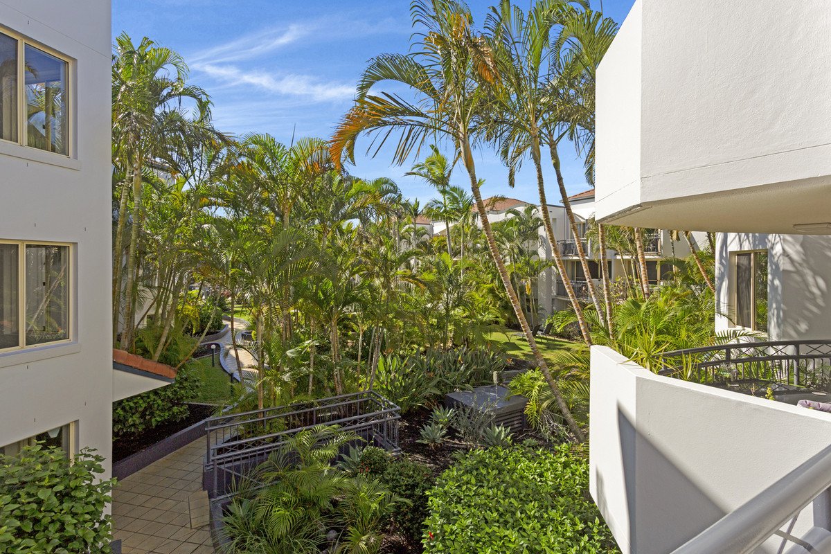 31/437 Golden Four Drive Tugun 11