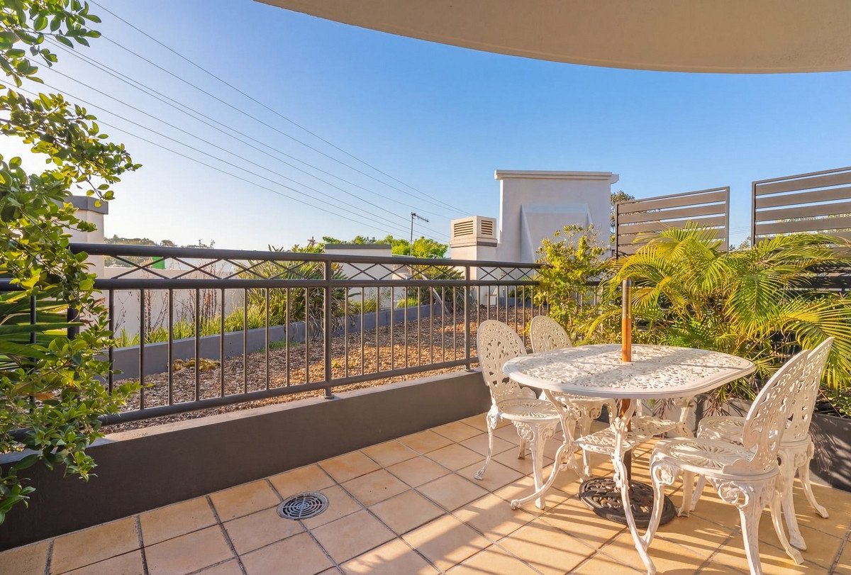 31/437 Golden Four Drive Tugun 6