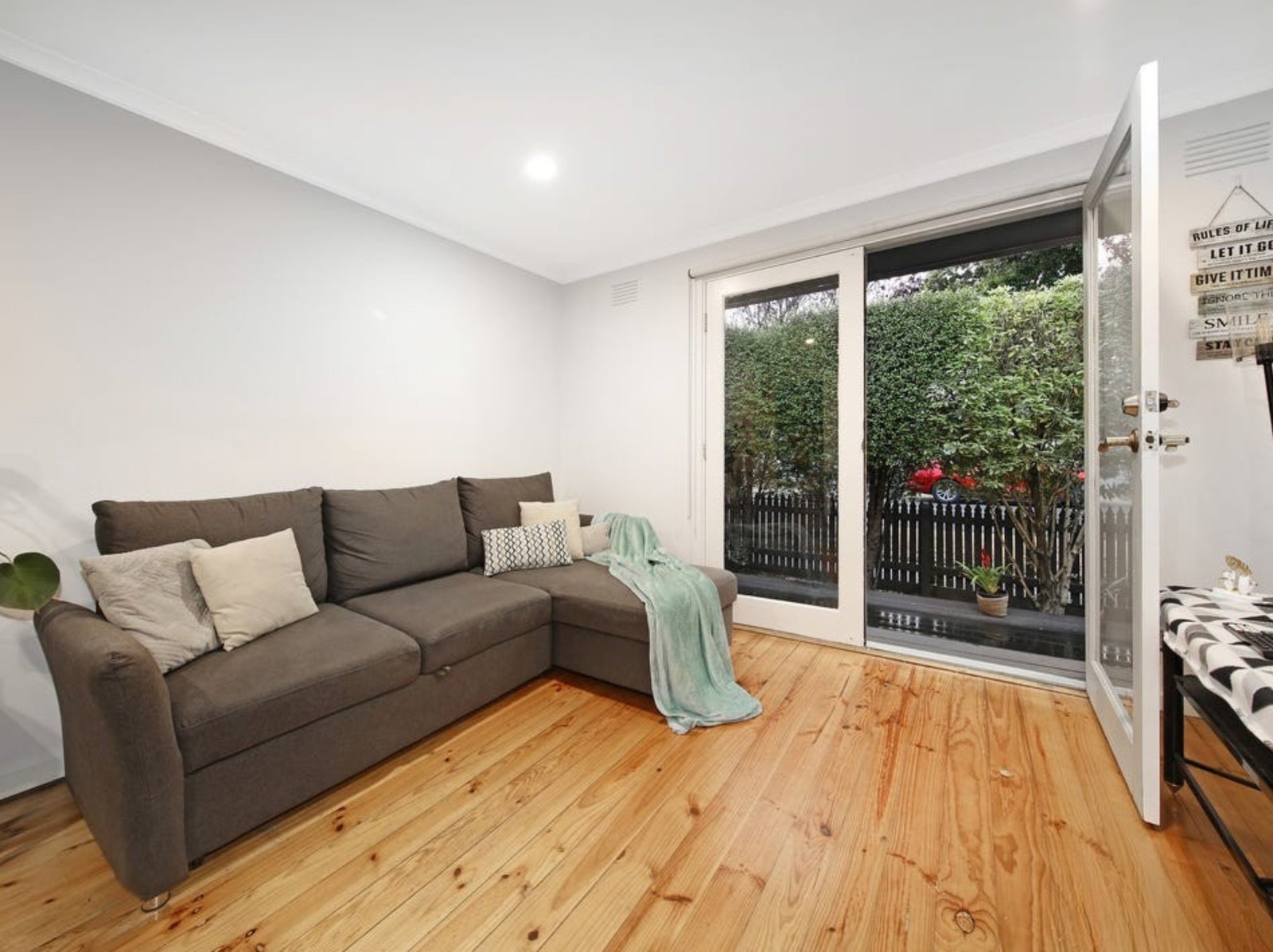 Gallery: 3/1437 North Road
