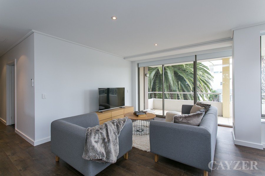 Gallery: 3/145 Beach Street