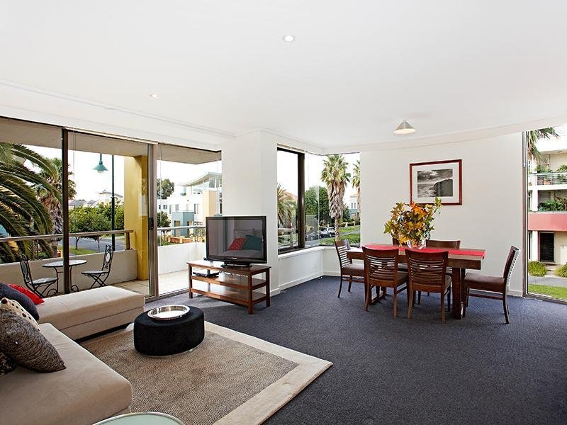 Gallery: 3/145 Beach Street