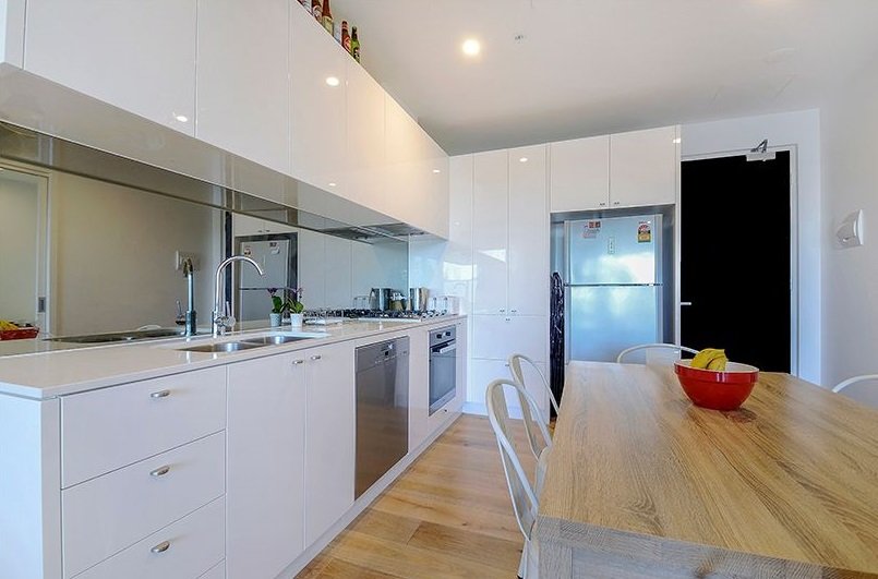 Gallery: 31/472 Beach Road