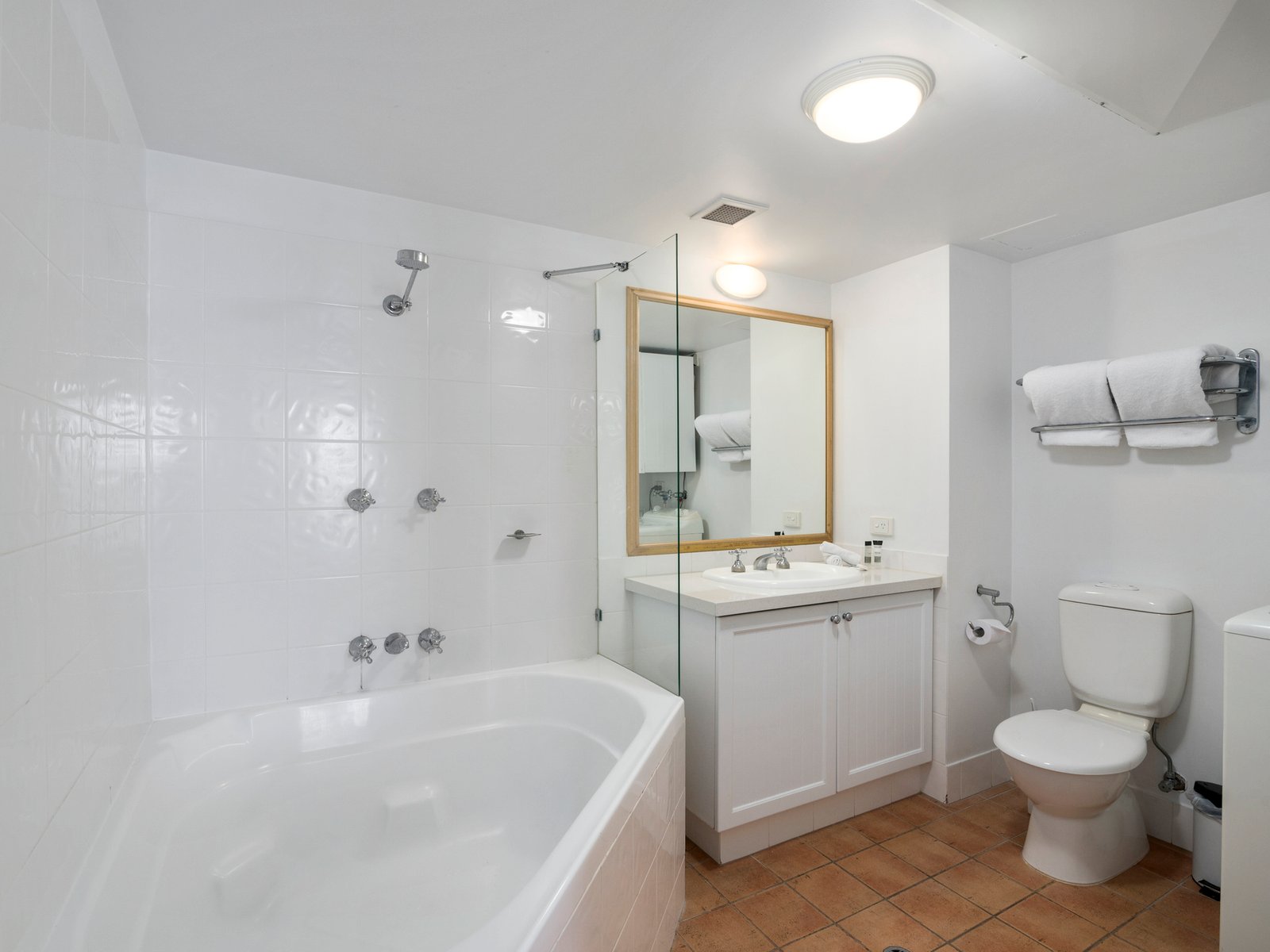 315-317/99 Griffith Street COOLANGATTA 4