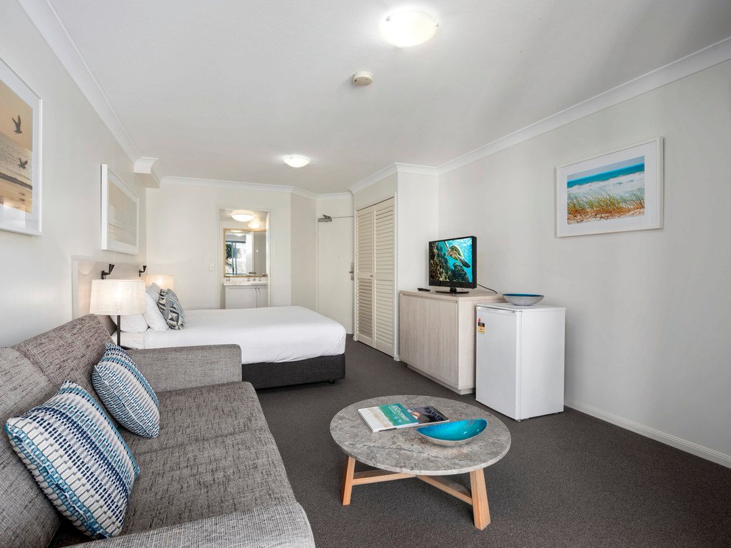 315-317/99 Griffith Street COOLANGATTA 6