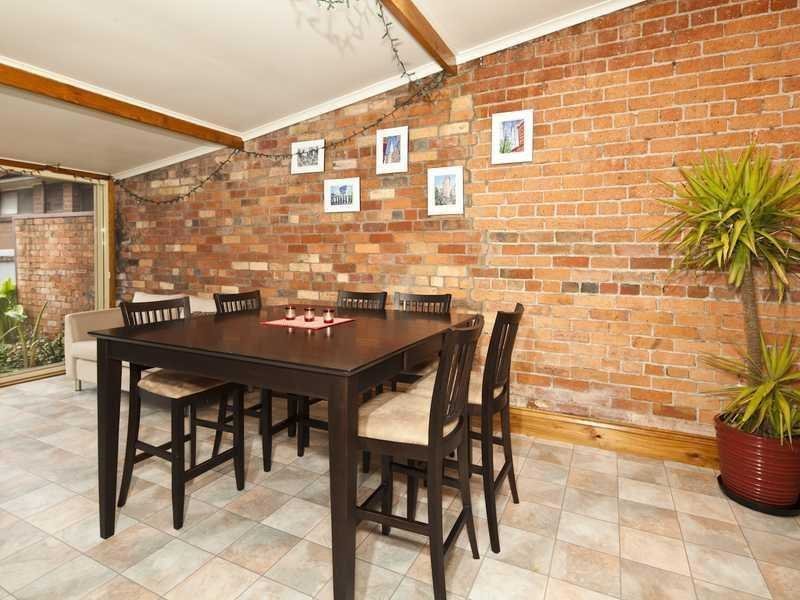 315 Armstrong Street North SOLDIERS HILL 3