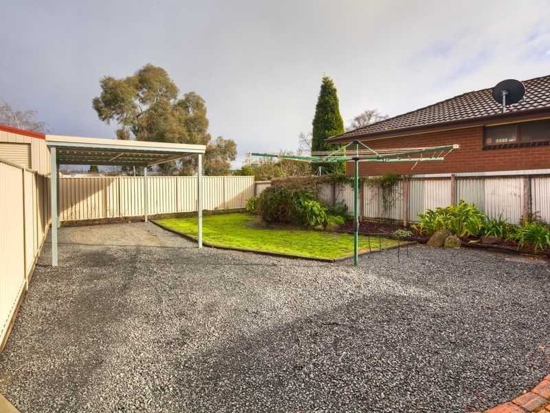 315 Armstrong Street North SOLDIERS HILL 5