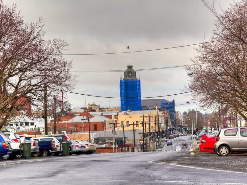 315 Armstrong Street North SOLDIERS HILL 9