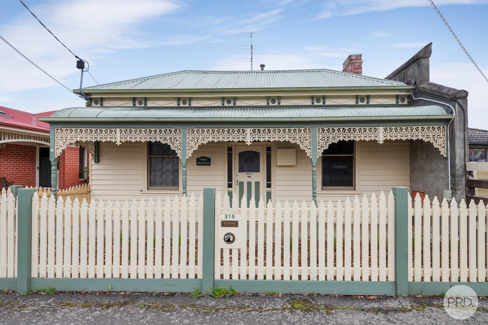 315 Armstrong Street North SOLDIERS HILL 1