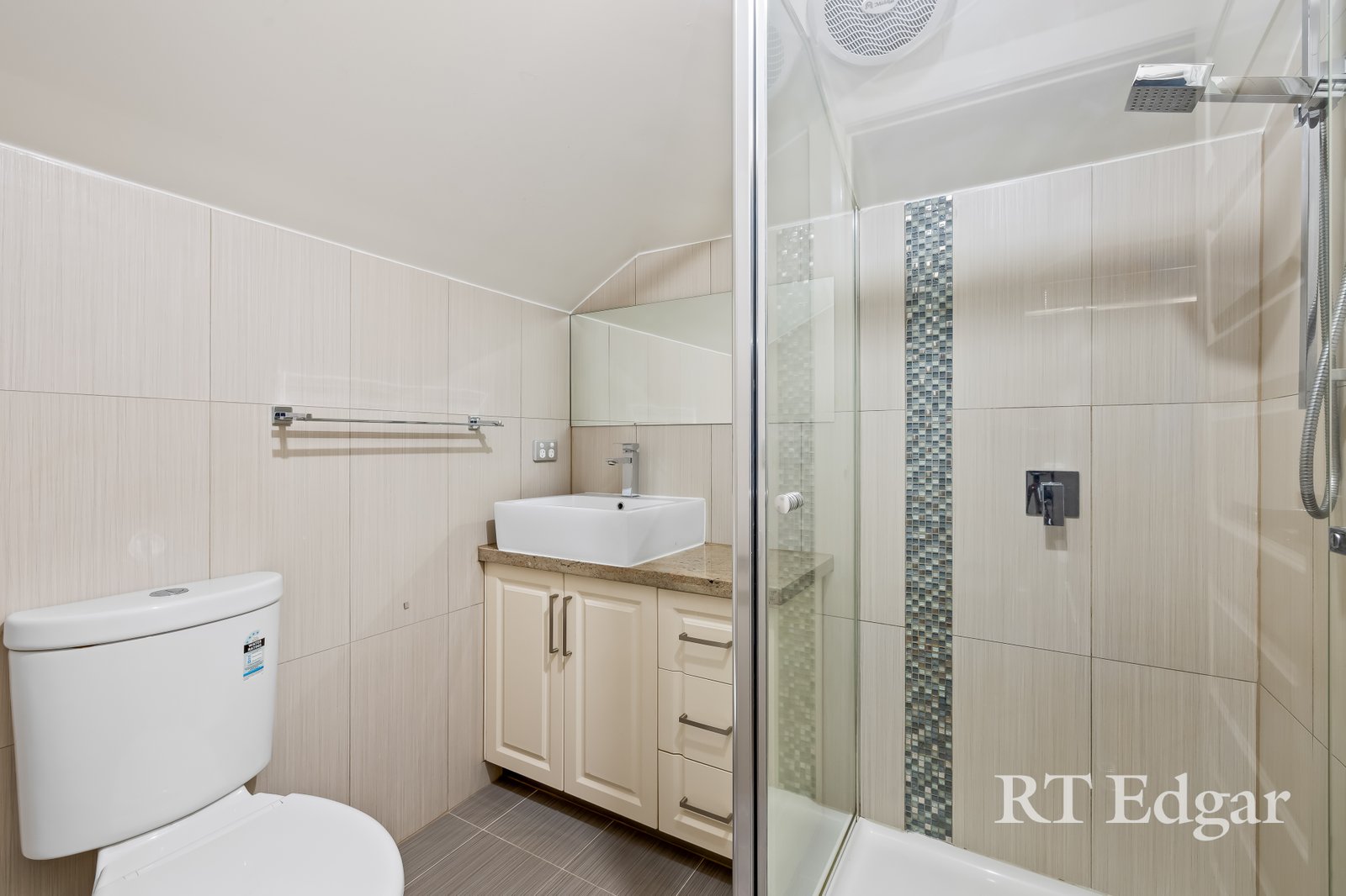 Real Estate and Property in 3/15 Collins Street, Preston, VIC