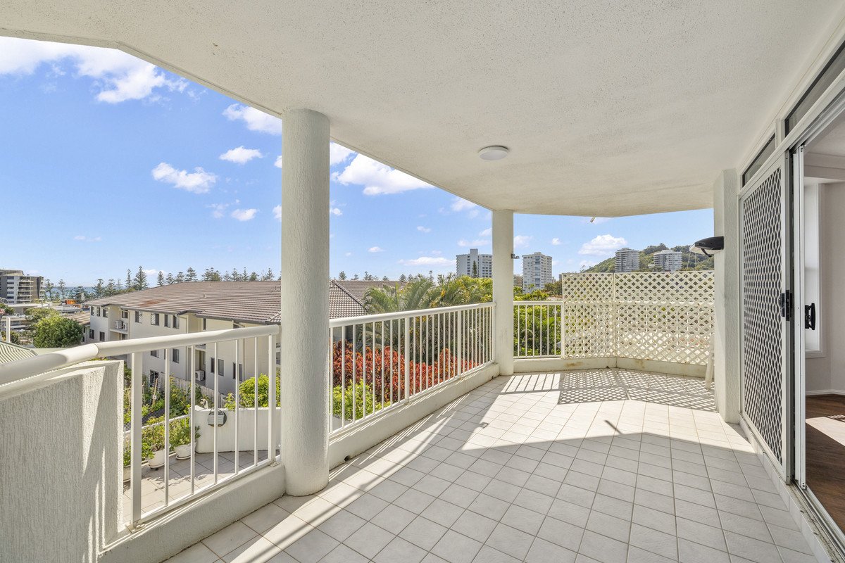 3/15 Ewart Street BURLEIGH HEADS 2