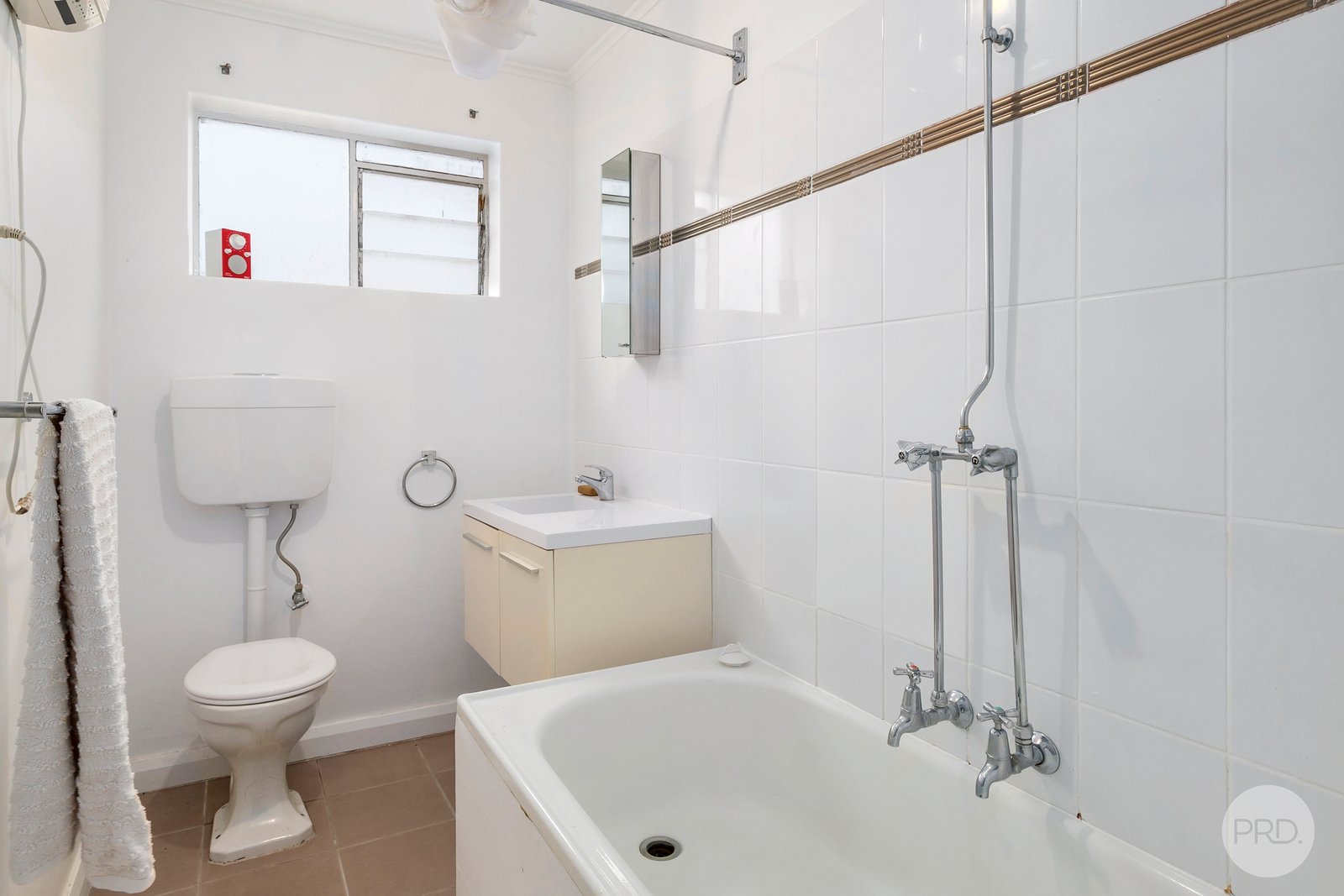 3/15 McCann Crescent LENAH VALLEY 9