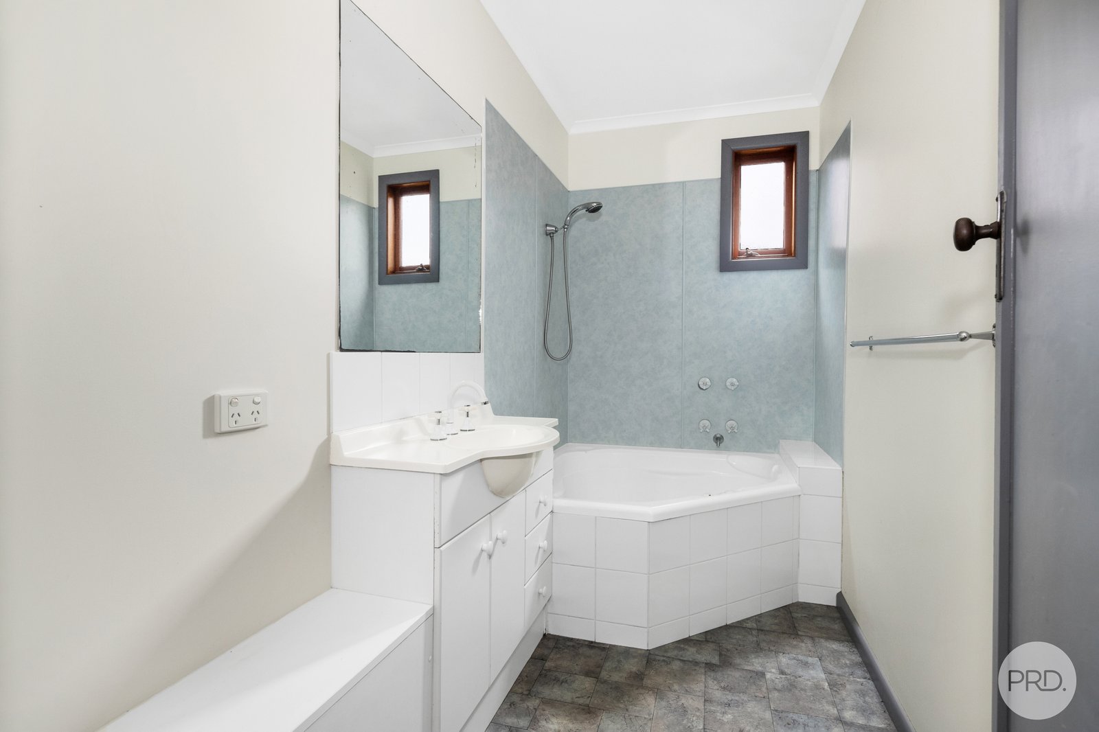 315 Nicholson Street BLACK HILL 9