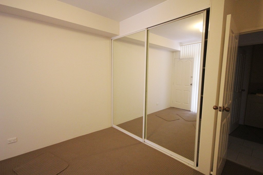 3/15 Regent Street KOGARAH 4