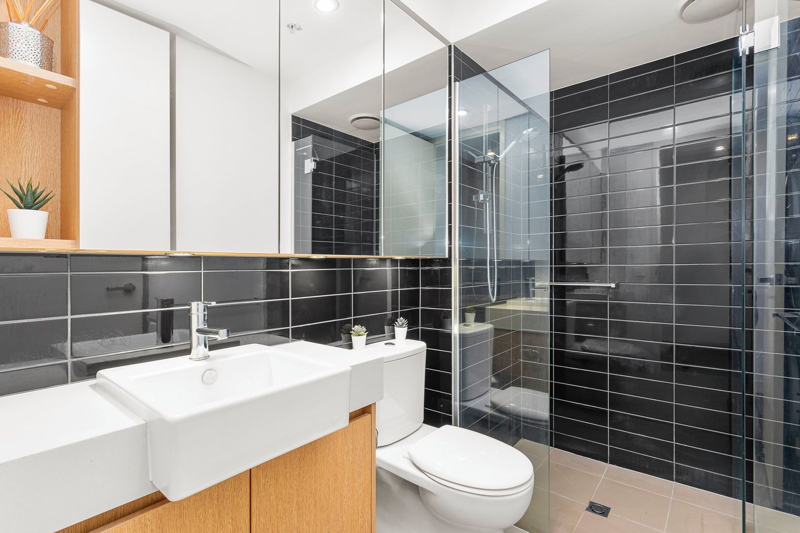 Gallery: 315/101 Bay Street