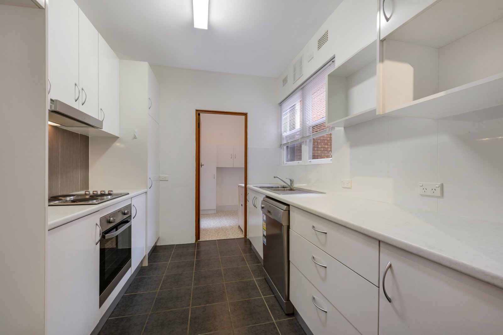 3/154-156 The Grand Parade MONTEREY 3