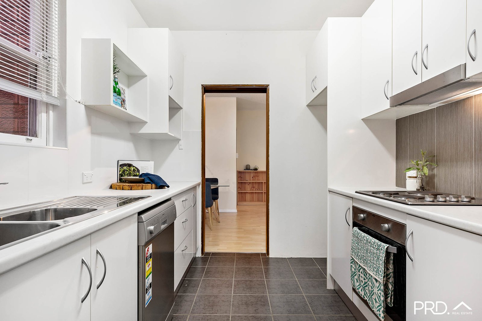 3/154-156 The Grand Parade MONTEREY 3