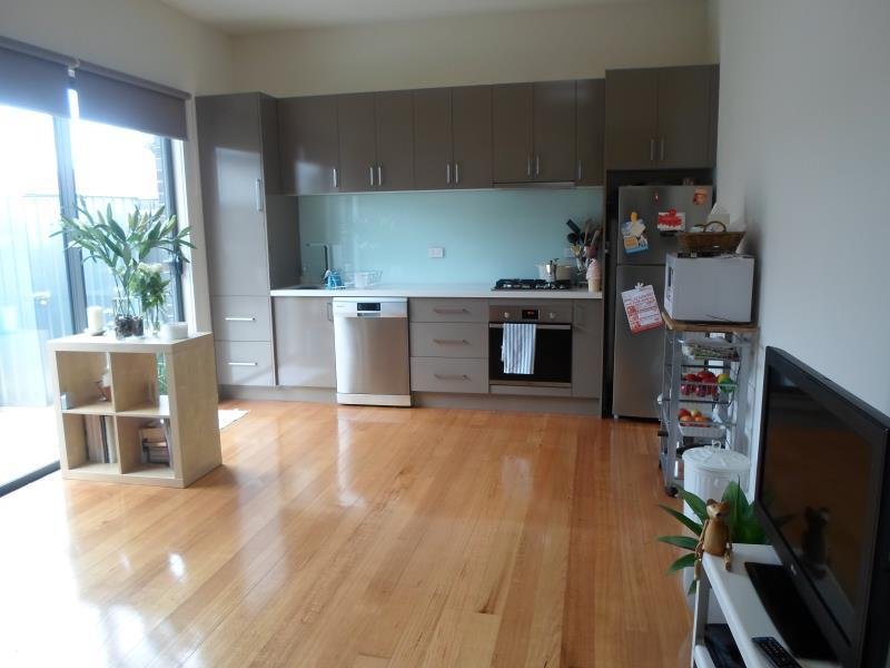 Gallery: 3/15B Richelieu Street