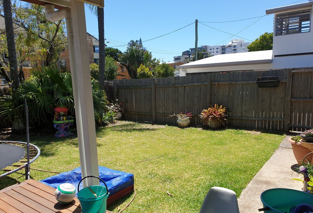 3/16-18 Twenty Eighth Avenue PALM BEACH 1