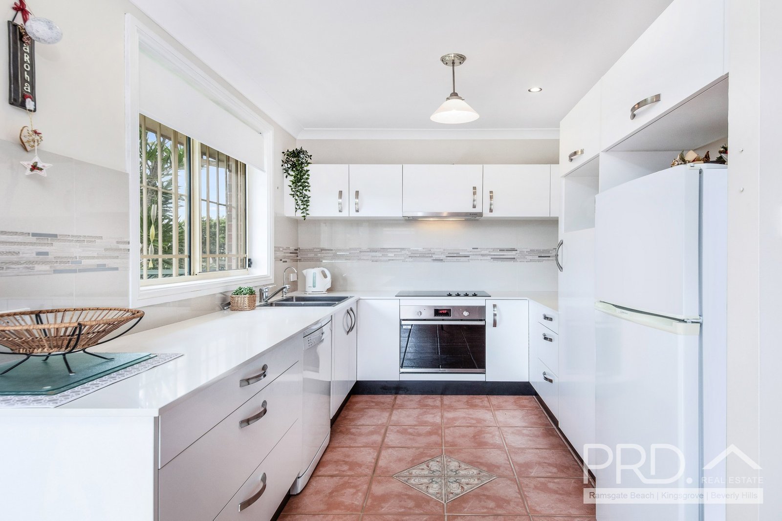 3/16-20 Kendall Street SANS SOUCI 2