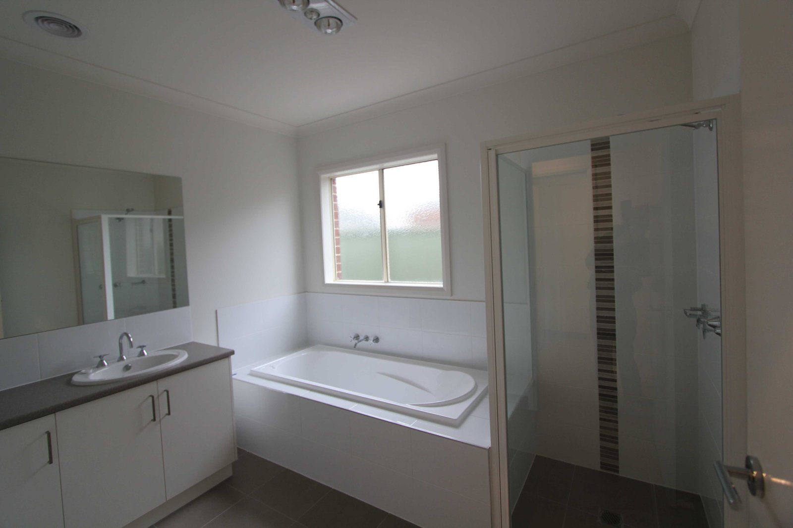 3/16 Alexander Avenue LAKE WENDOUREE 4